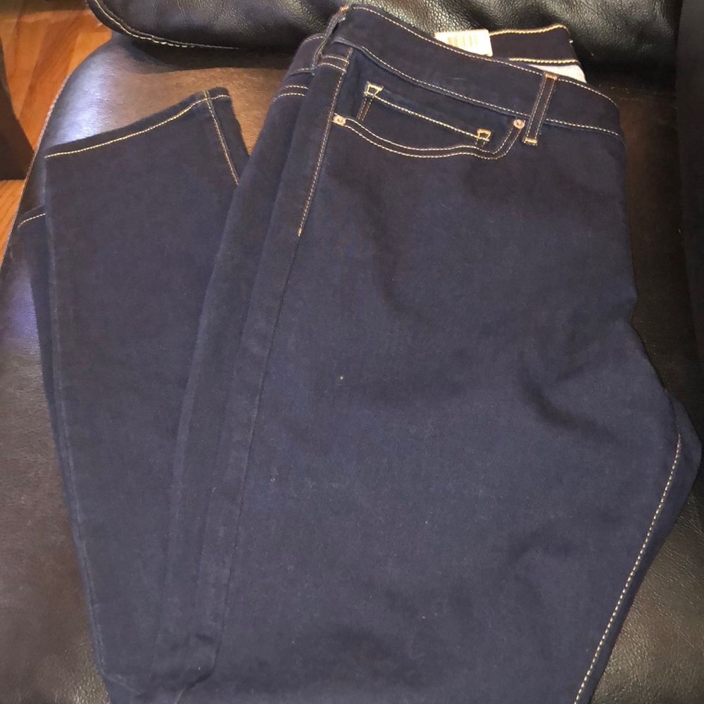 711 skinny Levi